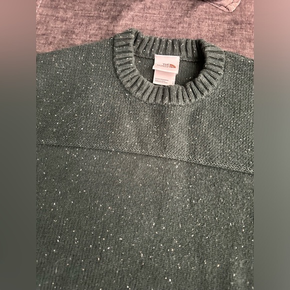 Mens Northface Sweater - Picture 7 of 7